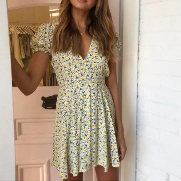 Faithfull the Brand Rafhaela Floral-Print Mini Dress - Picture 1 of 12